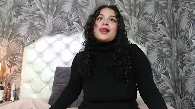 Snapshot of RylieRoss chatting on 09.23.25 RylieRoss online show from 09.23.25