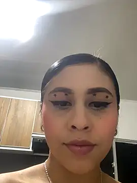 LuluMonroe Eup online show from 11.19.25