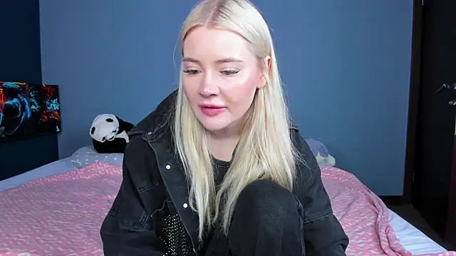 Lillie Berry online show from 06.04.26
