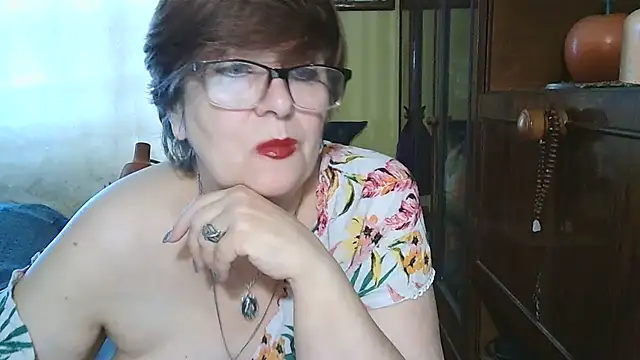 Snapshot of VeronicaGold511 chatting on 09.25.25 VeronicaGold511 online show from 09.25.25