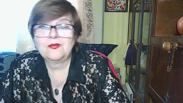 Snapshot of VeronicaGold511 chatting on 10.06.25 VeronicaGold511 online show from 10.06.25