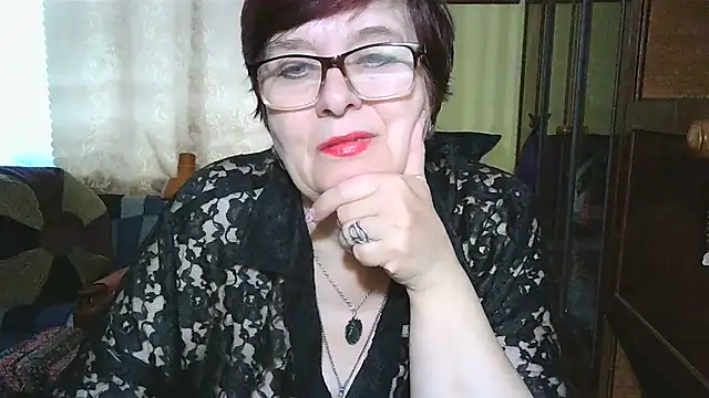 Snapshot of VeronicaGold511 chatting on 12.16.25 VeronicaGold511 online show from 12.16.25