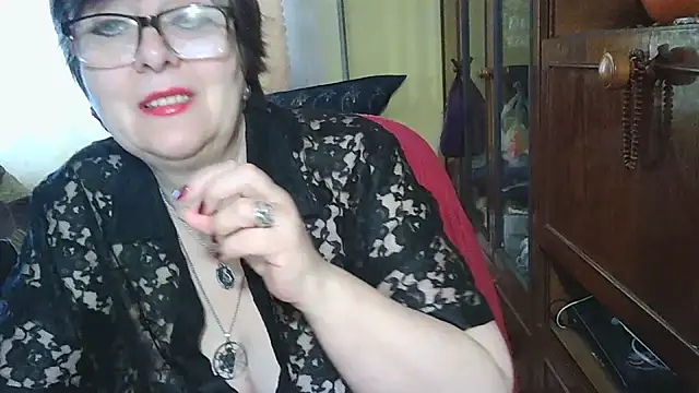 Snapshot of VeronicaGold511 chatting on 01.13.26 VeronicaGold511 online show from 01.13.26