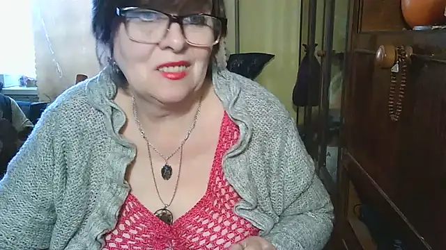 Snapshot of VeronicaGold511 chatting on 02.15.26 VeronicaGold511 online show from 02.15.26