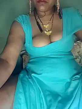 Snapshot of Hotty-Monaa chatting on 09.22.25 Hotty-Monaa online show from 09.22.25