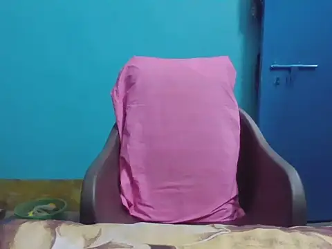 Snapshot of itsabika chatting on 11.25.25 itsabika online show from 11.25.25