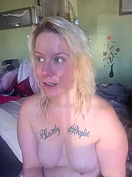 RhondaRump online show from 11.19.25