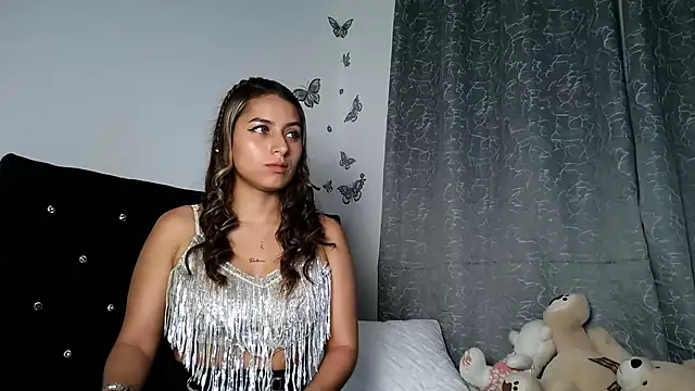 Snapshot of abella-lemus chatting on 11.23.25 abella-lemus online show from 11.23.25