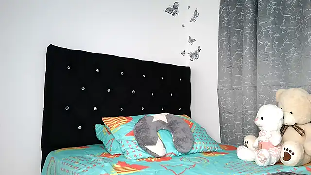 Snapshot of abella-lemus chatting on 12.04.25 abella-lemus online show from 12.04.25