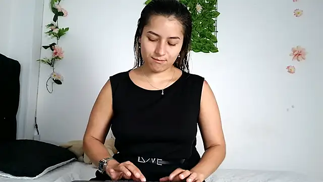 Snapshot of abella-lemus chatting on 02.28.26 abella-lemus online show from 02.28.26