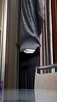 Snapshot of PearlingBunkbed chatting on 10.19.25 PearlingBunkbed online show from 10.19.25