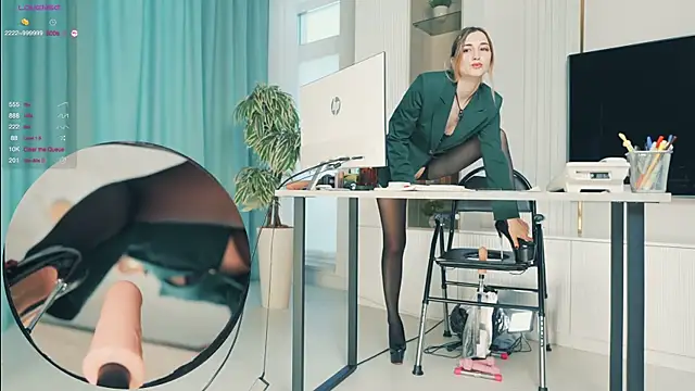 Snapshot of milahouston chatting on 12.05.25 milahouston online show from 12.05.25