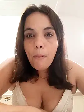 Snapshot of Bellapotencia1985 chatting on 12.14.25 Bellapotencia1985 online show from 12.14.25