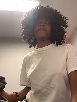 TumieSupreme online show from 10.21.25