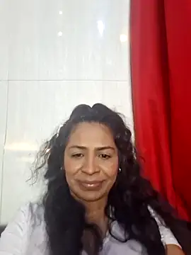 Snapshot of floresblancas chatting on 10.02.25 floresblancas online show from 10.02.25