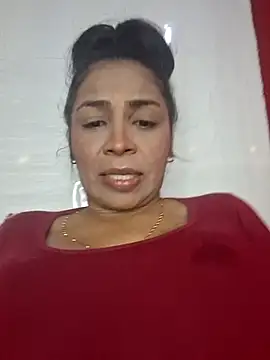 Snapshot of floresblancas chatting on 10.19.25 floresblancas online show from 10.19.25