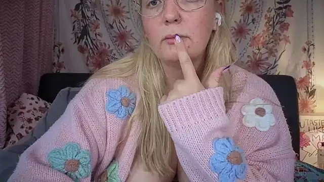 Daisyxoxo  online show from 10.03.25