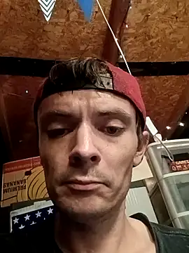 Snapshot of RichardW chatting on 05.26.26 RichardW online show from 05.26.26