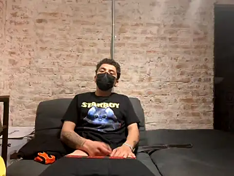 Molly Erik online show from 04.26.26