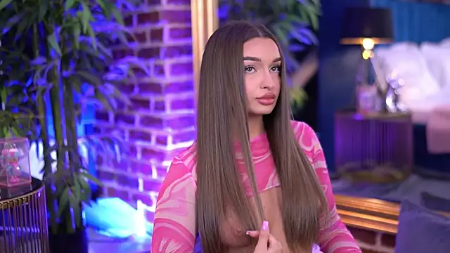 MillaSerene online show from 11.08.25