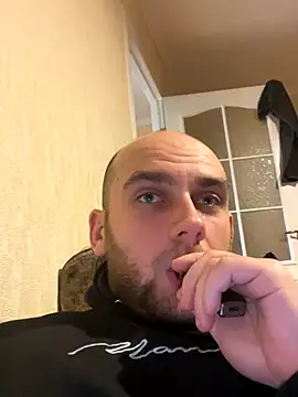 Snapshot of LuckyGirlfriends chatting on 10.29.25 LuckyGirlfriends online show from 10.29.25