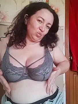 Snapshot of Velvet3451 chatting on 10.26.25 Velvet3451 online show from 10.26.25