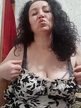 Snapshot of Velvet3451 chatting on 11.17.25 Velvet3451 online show from 11.17.25