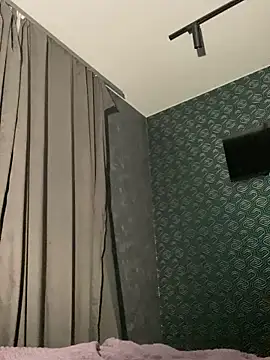 FavoriteKira online show from 11.14.25