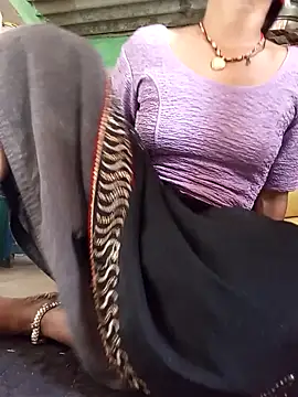 MISS LOVE 001 online show from 09.13.25