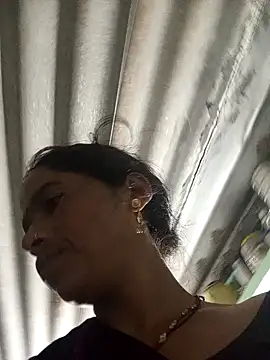 MISS LOVE 001 online show from 09.19.25