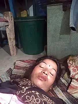 MISS LOVE 001 online show from 11.06.25