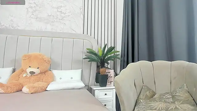 DaryaReed online show from 09.15.25