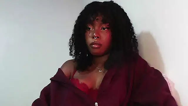 Snapshot of SparklingSoleil chatting on 11.21.25 SparklingSoleil online show from 11.21.25