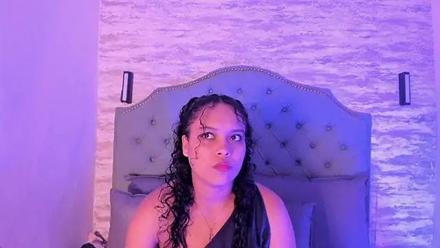 Snapshot of ValeriaJulio_ chatting on 09.23.25 ValeriaJulio online show from 09.23.25