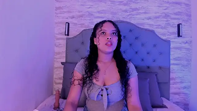 Snapshot of ValeriaJulio_ chatting on 09.30.25 ValeriaJulio online show from 09.30.25