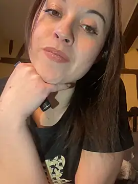 Snapshot of Toto-pika chatting on 02.10.26 Toto-pika online show from 02.10.26