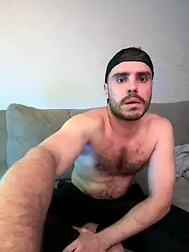 Snapshot of Oksiandfray chatting on 10.24.25 Oksiandfray online show from 10.24.25