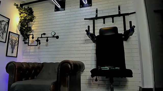 Snapshot of ItaloMoore chatting on 10.24.25 ItaloMoore online show from 10.24.25