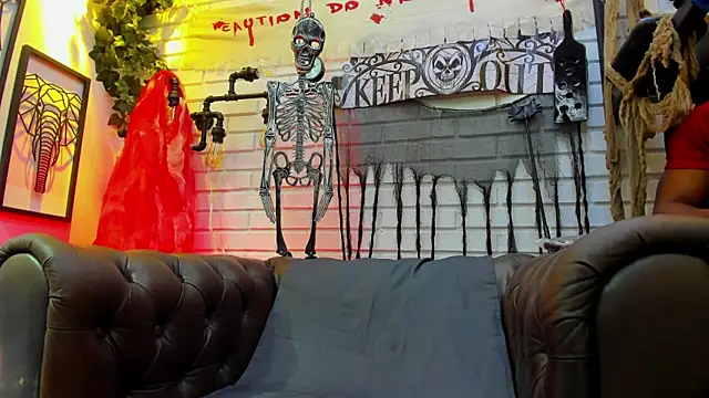 Snapshot of ItaloMoore chatting on 11.01.25 ItaloMoore online show from 11.01.25