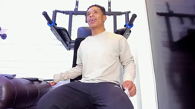 Snapshot of ItaloMoore chatting on 11.10.25 ItaloMoore online show from 11.10.25