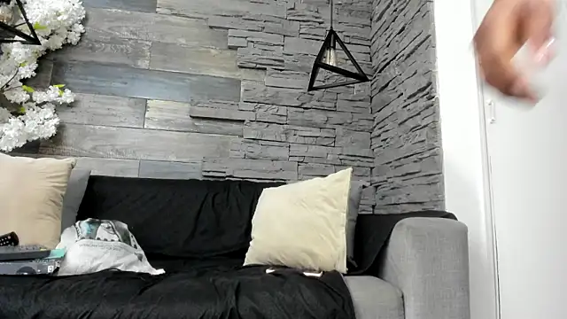 Snapshot of ItaloMoore chatting on 11.13.25 ItaloMoore online show from 11.13.25