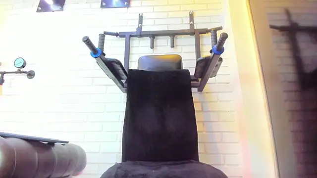 Snapshot of ItaloMoore chatting on 12.03.25 ItaloMoore online show from 12.03.25