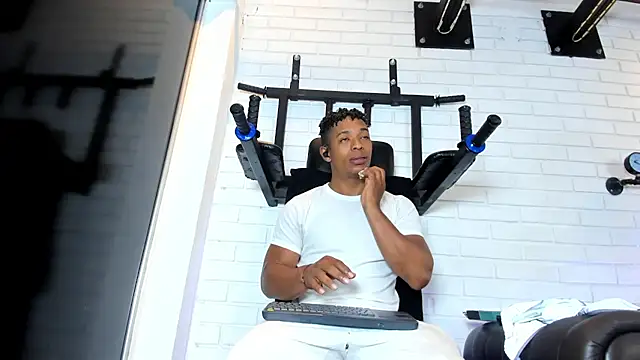 Snapshot of ItaloMoore chatting on 02.20.26 ItaloMoore online show from 02.20.26