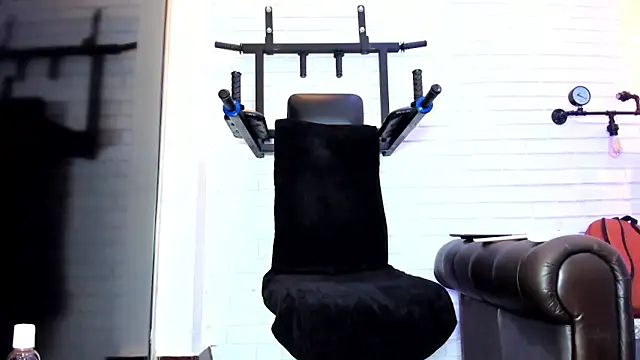 ItaloMoore online show from 03.04.26