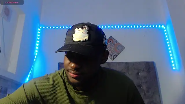 Snapshot of eebony_stallion chatting on 06.17.26 eebony stallion online show from 06.17.26