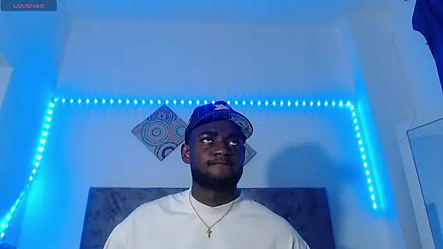 Snapshot of eebony_stallion chatting on 06.22.26 eebony stallion online show from 06.22.26