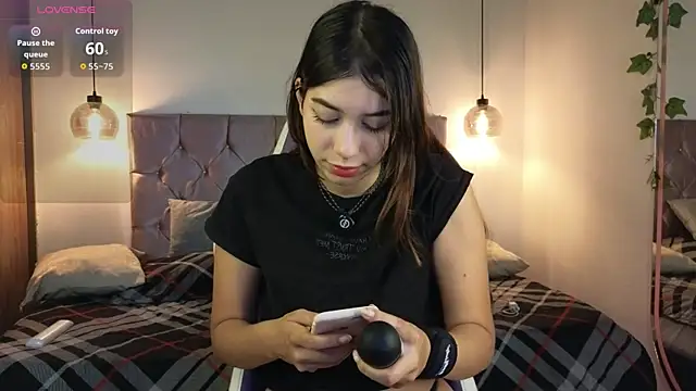 Snapshot of lila_min chatting on 09.15.25 lila min online show from 09.15.25