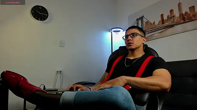 Snapshot of Dash_Bukoski chatting on 12.20.25 Dash Bukoski online show from 12.20.25