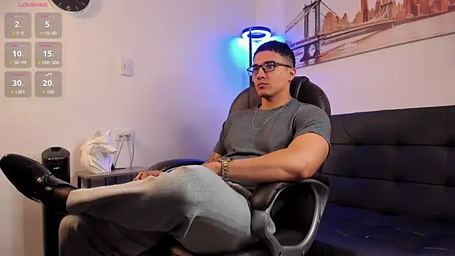 Snapshot of Dash_Bukoski chatting on 12.22.25 Dash Bukoski online show from 12.22.25