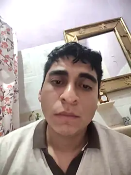 Snapshot of Rtmh1250 chatting on 12.18.25 Rtmh1250 online show from 12.18.25